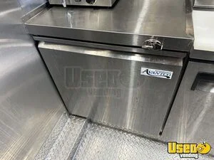 2025 14' Workhorse Kitchen Food Trailer Fryer California for Sale