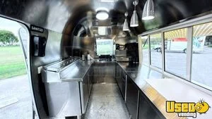 2025 Air Stream Kitchen Food Trailer Stainless Steel Wall Covers Florida for Sale