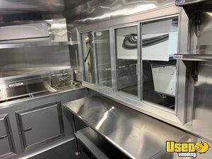 2025 Custom Food Trailer 8.25x22ta Kitchen Food Trailer Upright Freezer Alabama for Sale