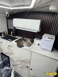 2025 Dual Axle Mobile Hair & Nail Salon Truck Electrical Outlets California for Sale