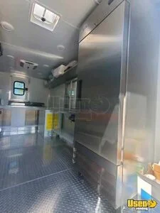 2025 Enclosed Kitchen Food Trailer Diamond Plated Aluminum Flooring California for Sale
