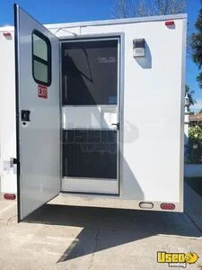 2025 Enclosed Kitchen Food Trailer Stainless Steel Wall Covers California for Sale