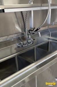 2025 Enclosed Trailer 16' Kitchen Food Trailer Electrical Outlets Washington for Sale