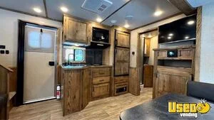 2025 Living Quarters Horse Trailer Living Quarters Horse Trailer 8 North Carolina for Sale