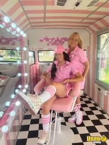 2025 Mobile Salon Trailer Mobile Hair & Nail Salon Truck Interior Lighting Florida for Sale