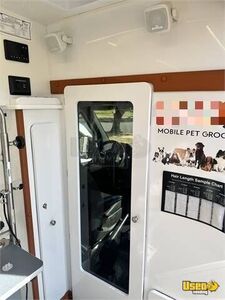 2025 Wagntails Mercedes Sprinter Dog Grooming Pet Care / Veterinary Truck Additional 2 New Jersey Diesel Engine for Sale