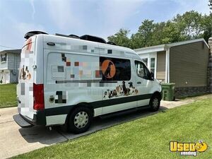 2025 Wagntails Mercedes Sprinter Dog Grooming Pet Care / Veterinary Truck New Jersey Diesel Engine for Sale