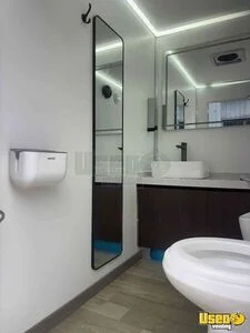 2026 2 Stall Restroom Trailer Restroom / Bathroom Trailer Removable Trailer Hitch Texas for Sale