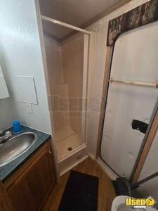 3 Horse Living Quarters Trailer 3-horse Lq Trailer 9 Kentucky for Sale