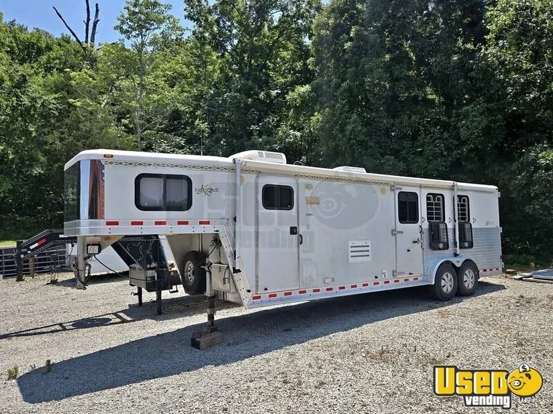 3 Horse Living Quarters Trailer 3-horse Lq Trailer Kentucky for Sale