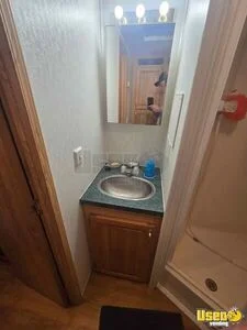 3 Horse Living Quarters Trailer 3-horse Lq Trailer Rear Tack Kentucky for Sale
