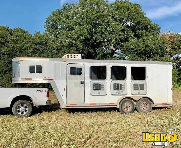 3 Horse Living Quarters Trailer 3-horse Lq Trailer Texas for Sale