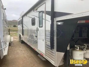 Well Maintained - 2020 Bison 3 Horse Living Quarters Trailer with Bathroom for Sale in California!