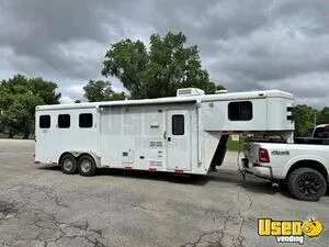 2012 22' 3 Horse Slant Load Living Quarters Trailer with Bathroom for Sale in Kentucky!