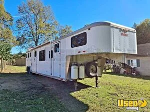 40' Sooner 3 Horse Living Quarters Trailer with Bathroom for Sale in Maryland!