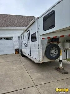 2004 Titan 3 Horse Slant Load Living Quarters Trailer for Sale in North Carolina!