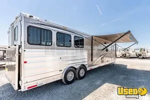 2023 Merhow Stampede 3 Horse Slant Load Living Quarters Trailer for Sale in Ohio!