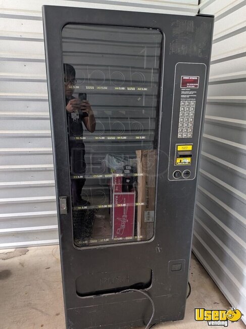 3130 And 660 Usi Snack Machine Texas for Sale