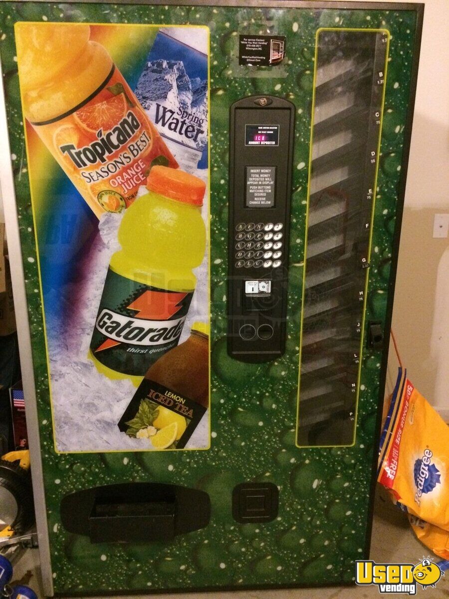 USI 3151 CB700 Electronic Soda Vending Machine for Sale in North Carolina