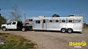 4 Star Aluminum Gooseneck 4 Horse Slant Living Quarters Horse Trailers w/ Bathroom for Sale in Idaho!