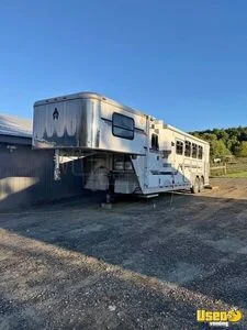2006 Adams 4 Horse Slant Living Quarters Horse Trailers w/ Bathroom for Sale in New York!