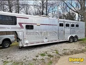 Sundowner Aluminum 4 Horse Slant Living Quarters Trailer for Sale in Ohio!!