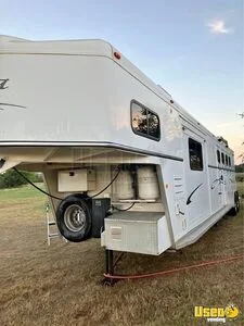 2008 Trails West 4-Horse Slant Living Quarters with Bathroom for Sale in Texas!