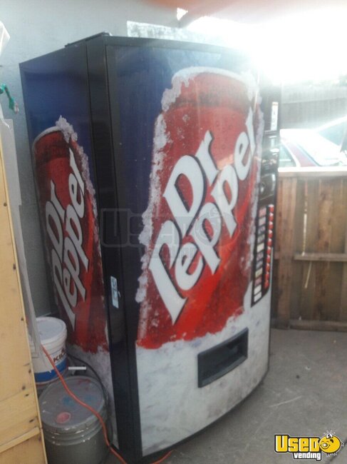 511dpd00013 Vendo Soda Machine California for Sale