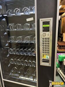 6600 Automatic Products Snack Machine 3 California for Sale