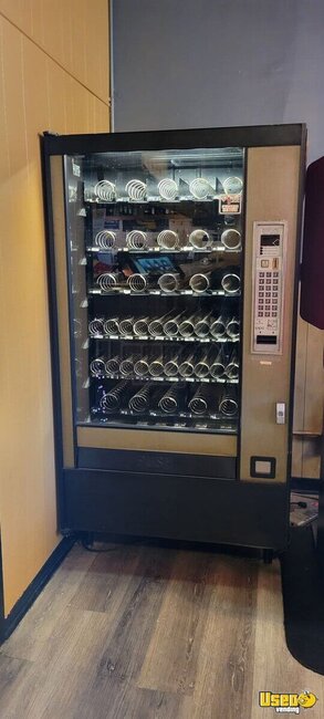 7600 Automatic Products Snack Machine Indiana for Sale