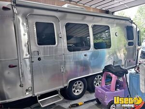 2018 Airstream Flying Cloud Tiny House on Wheels with Bathroom for Sale in Arkansas!