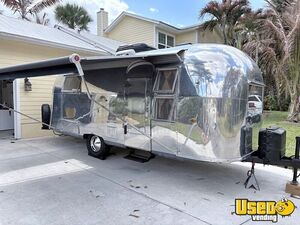 Vintage - 1959 22' Airstream Flying Cloud Trailer with Bathroom Mobile Home Unit for Sale in Florida!