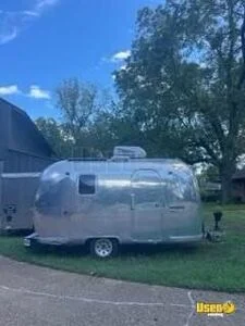 Vintage - 1969 18' Airstream Caravel Mobile Tiny Home for Sale in Louisiana!