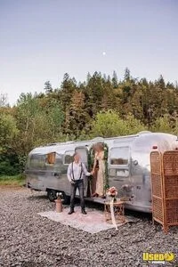 Vintage - 1973 31' Airstream Sovereign Land Yacht Trailer with Bathroom for Sale in Oregon!
