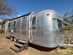 28' Airstream Ambassador International Land Yacht Trailer with Bathroom for Sale in Texas!