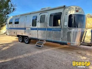 29' Airstream Excella Trailer with Bathroom Tiny Home on Wheels for Sale in Utah!