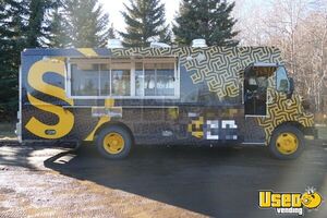 2003 29' Freightliner MT55 Diesel Food Truck with Pro-Fire Suppression for Sale in Alberta!