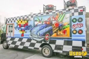 Well Maintained - 2008 26' Freightliner Gourmet All-Purpose Food Truck for Sale in California!