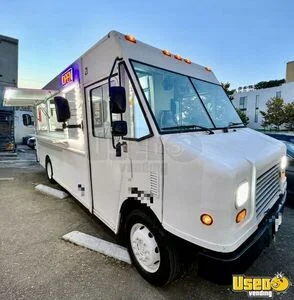 2009 25' Workhorse All-Purpose Food Truck Mobile Kitchen Unit for Sale in California!