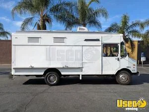 2007 25' Workhorse W42 Crepes/All-Purpose Food Truck w/ HCD Insignia Pro Fire System for Sale in California!