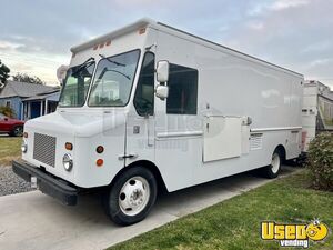 2007 30' Chevrolet Workhorse Food Truck with Pro-Fire Suppression for Sale in California!