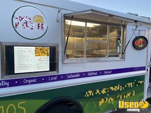 LOW MILES NEW ENGINE 2000 26’ Chevy Workhorse P30 Step Van Kitchen Food Truck for Sale in Colorado!