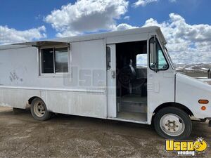 Oshkosh Diesel Step Van Food Vending Truck / Used Mobile Kitchen Unit for Sale in Colorado!
