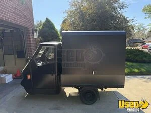 Versatile Piaggio Ape 50  Mobile Food and Beverage Tricycle for Sale in Colorado!