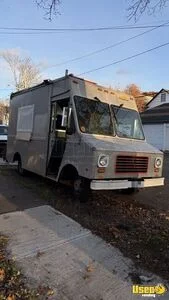 LOW MILES!! 16' Chevrolet P30 Mobile Kitchen Food Truck w/ Pro Fire System for Sale in Connecticut!