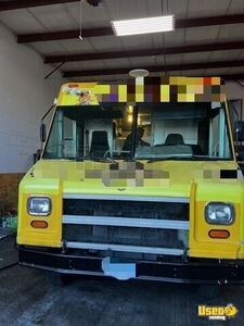 2003 Ford Step Van P30 Mobile Kitchen Unit | Food Truck for Sale in Connecticut!