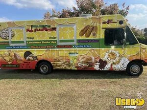 2006 Ford Mobile Kitchen Food Truck w/ 2021 Kitchen Buildout + Fire System for Sale in Florida!