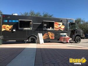 2004 Freightliner Step Van Kitchen Food Truck/Mobile Kitchen with Restroom for Sale in Florida!