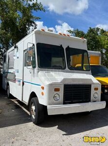 Chevrolet P30 Loaded Professional Mobile Kitchen Food Concession Truck for Sale in Florida!