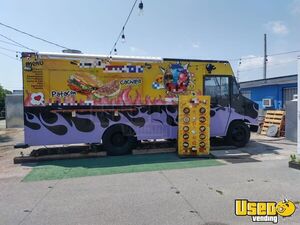 Remolded - 32' International Diesel Food Truck with Pro-Fire Suppression for Sale in Florida!